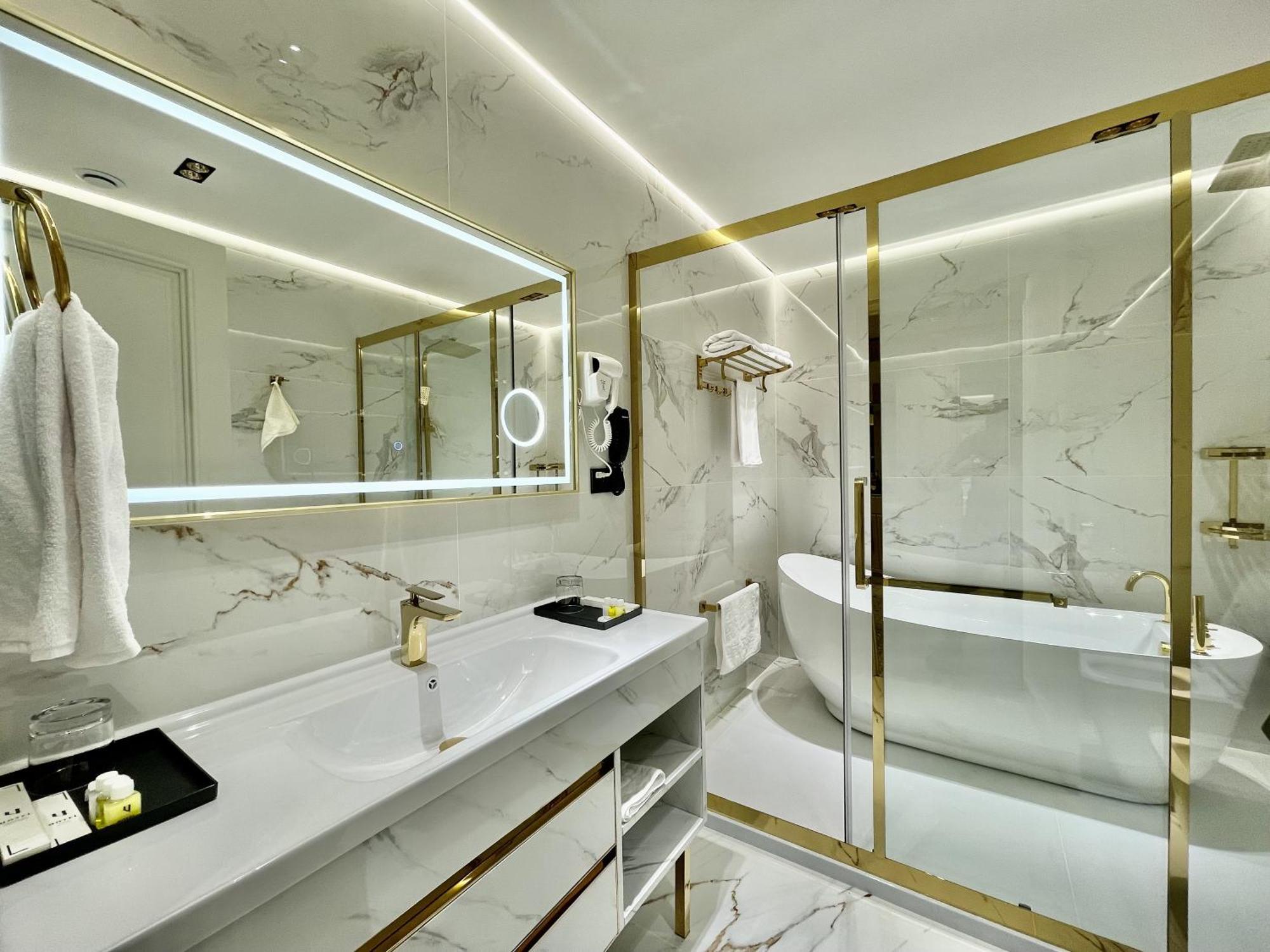 Hotel Sultan Qarshi Luaran gambar