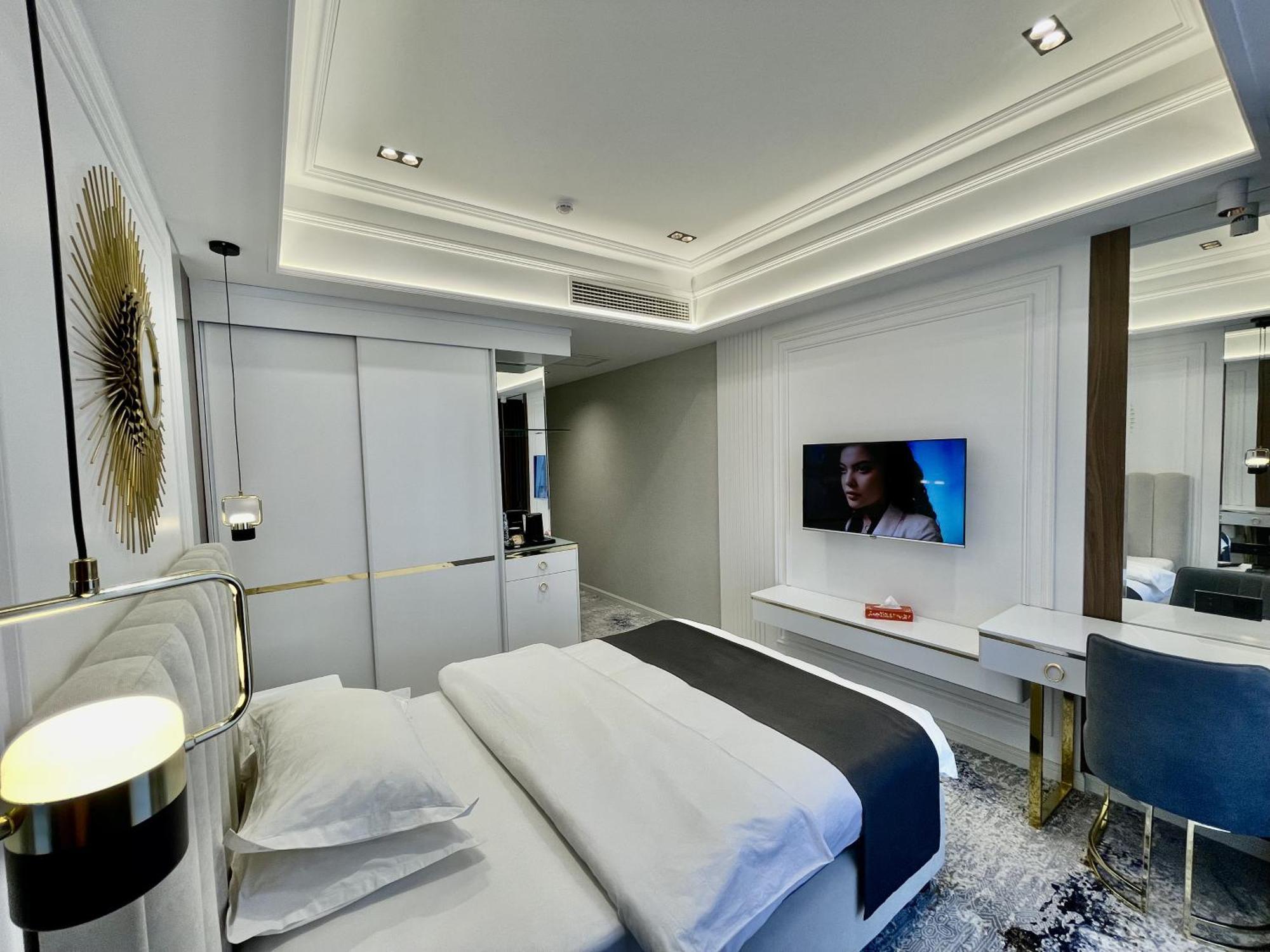 Hotel Sultan Qarshi Luaran gambar
