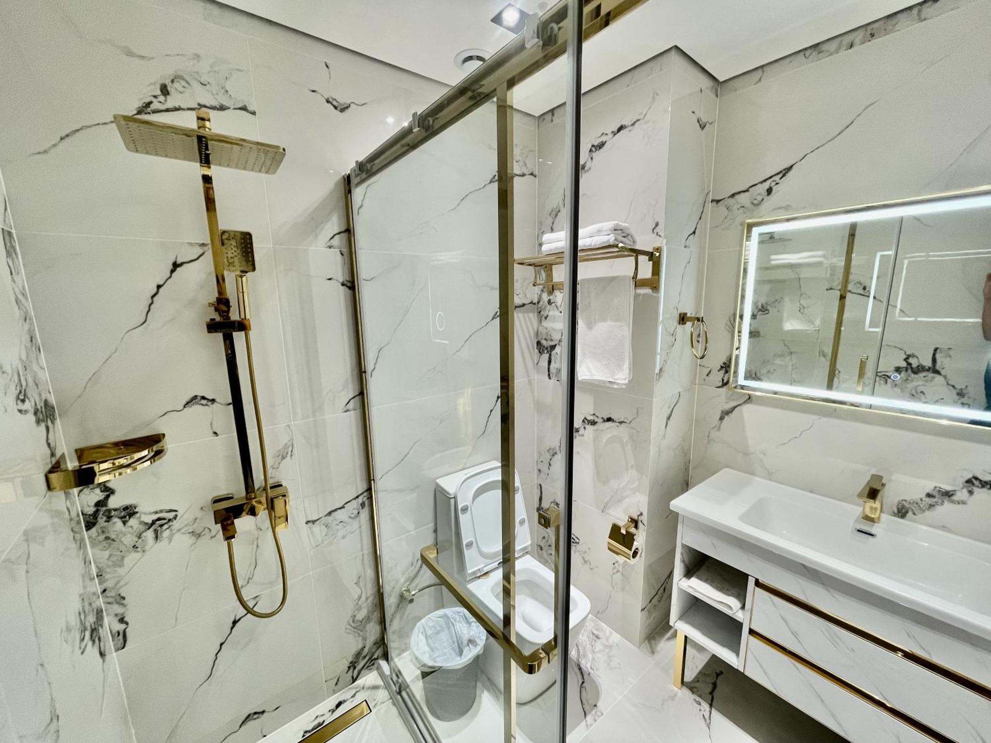Hotel Sultan Qarshi Luaran gambar