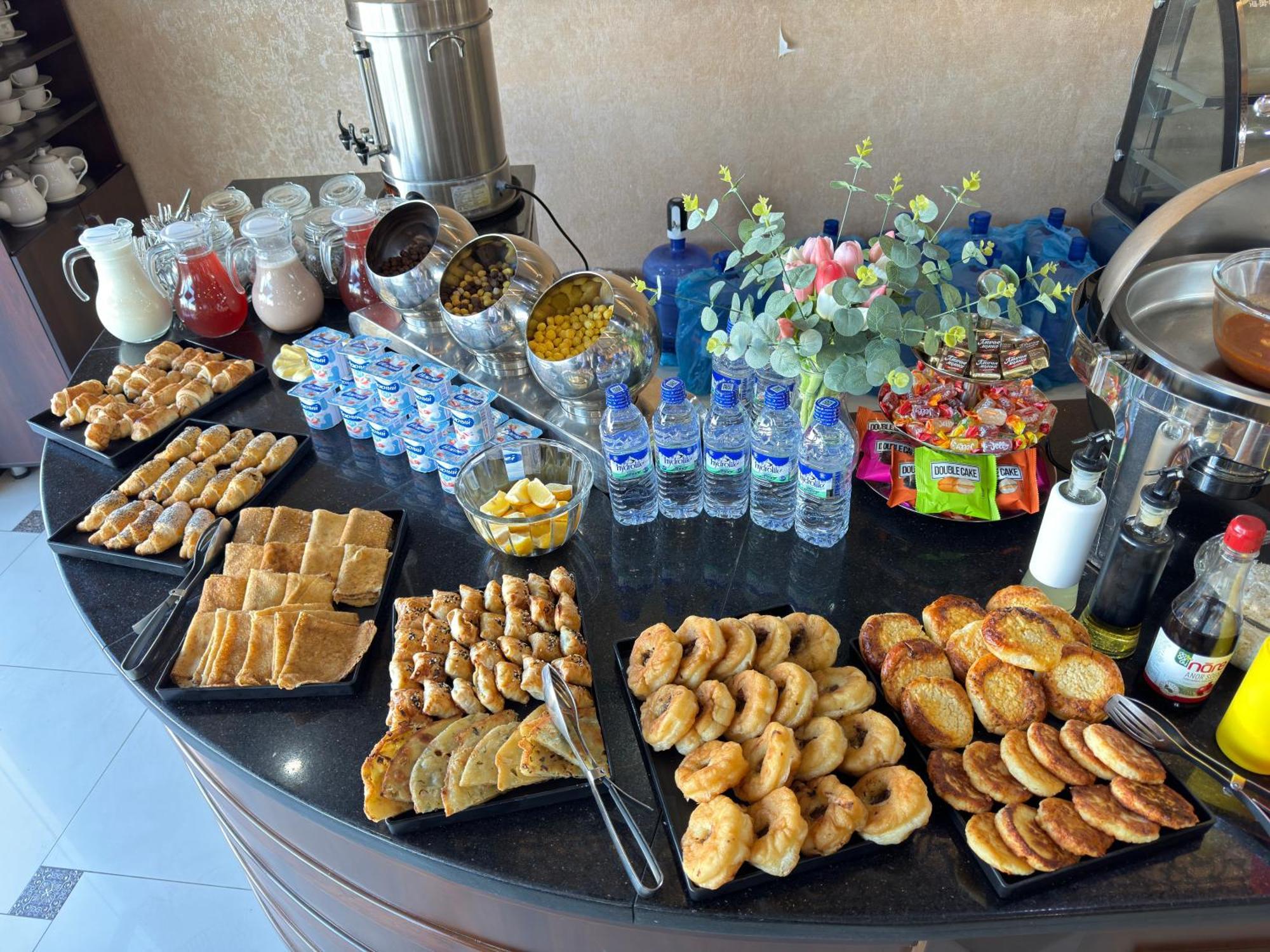 Hotel Sultan Qarshi Luaran gambar