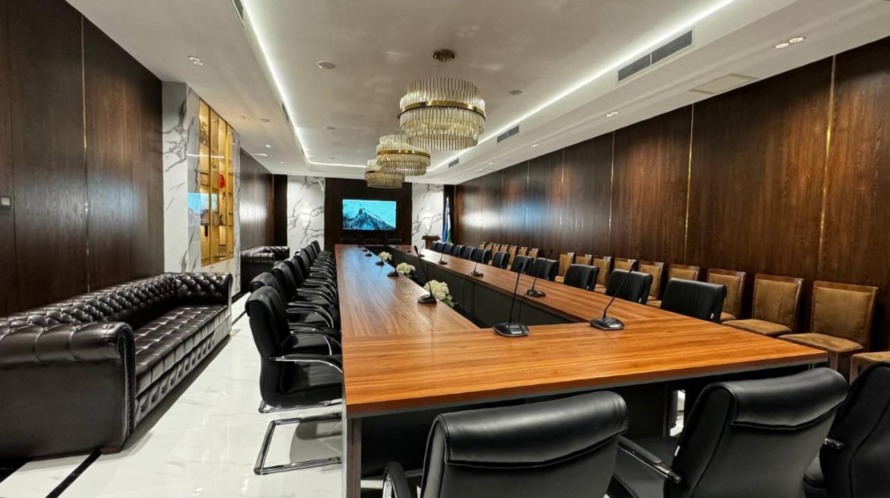 Hotel Sultan Qarshi Luaran gambar